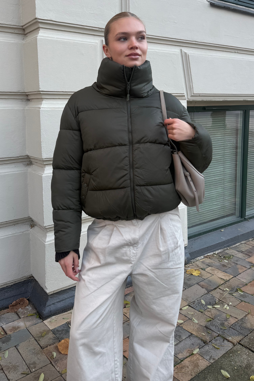 Kort Pufferjacka - Oliv