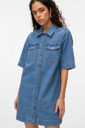 Fenja Kort Denimklänning - Mellanblå Denim