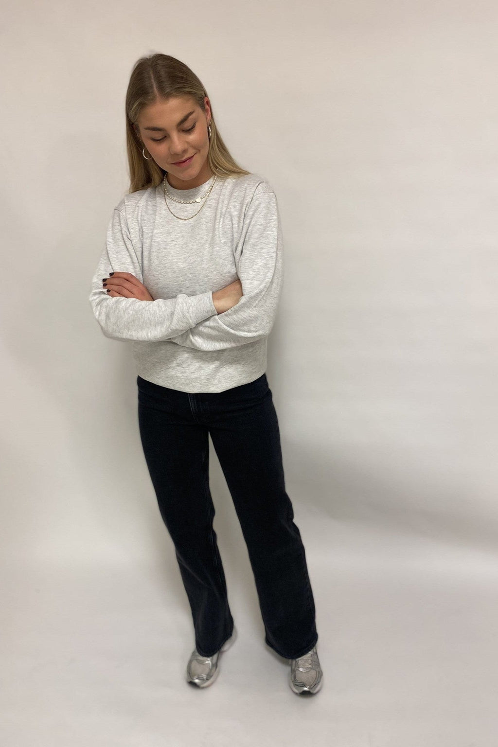 Basic Crewneck - Askgrå (dam)