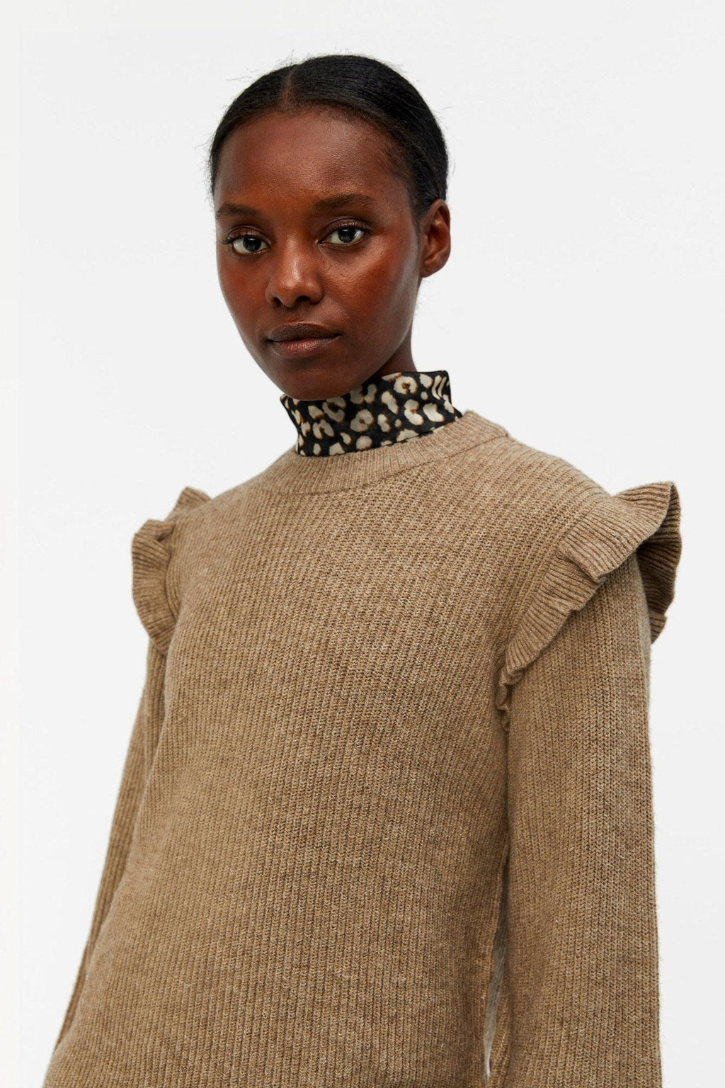 Malena Ruffle Pullover Stickad - Fossil