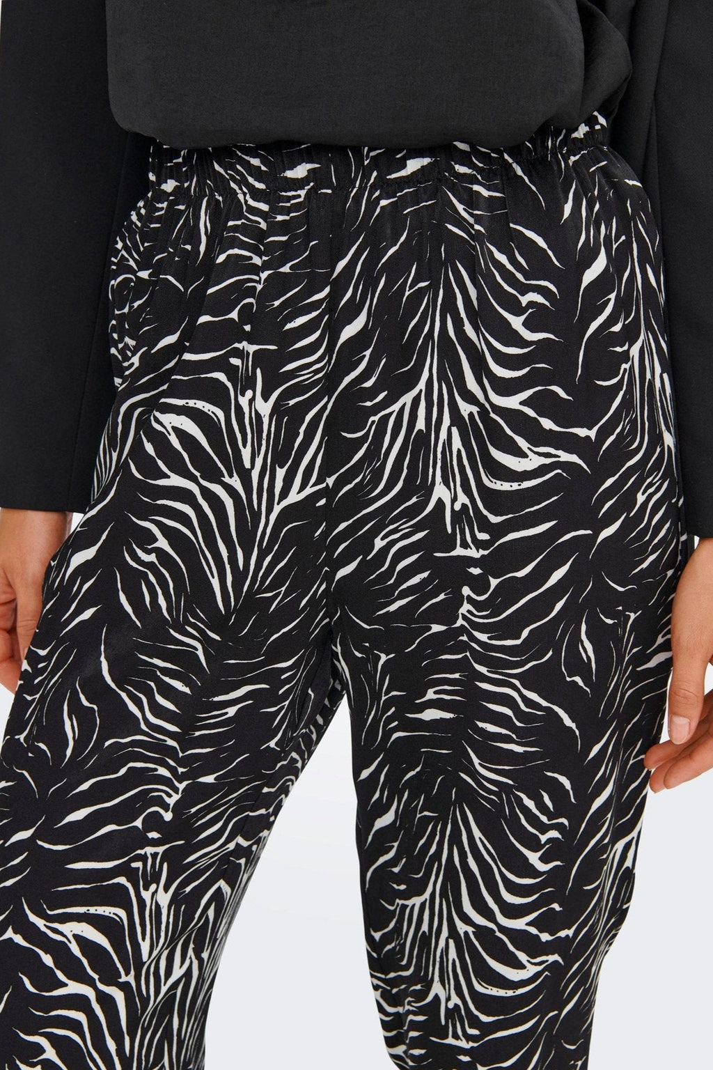 Mille Byxor - Svart M. Vita Ränder