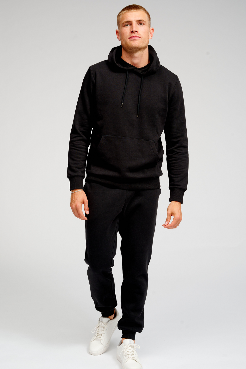Basic Sweatsuit m. Hoodie (Svart) - Paketerbjudande