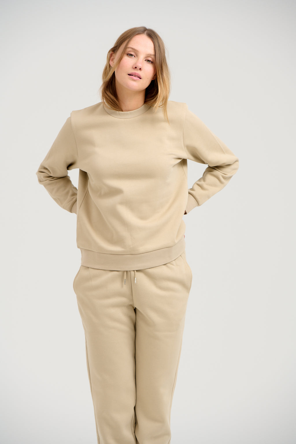 Basic Sweatsuit (Mörk Beige) - Paketerbjudande (Dam)