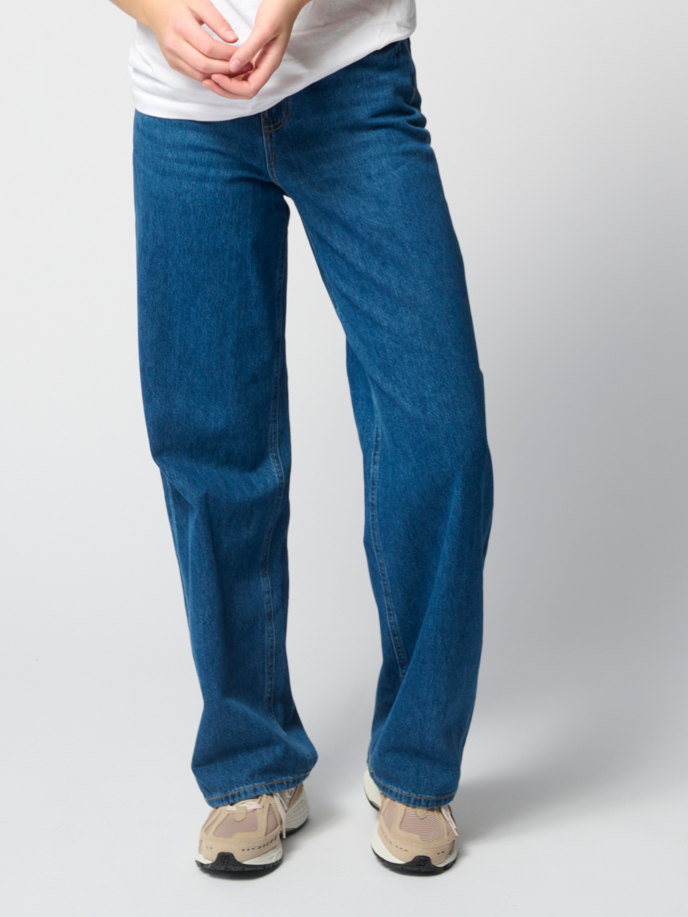 Performance Loose Jeans - Medium Blue Denim - TeeShoppen - Blå 4