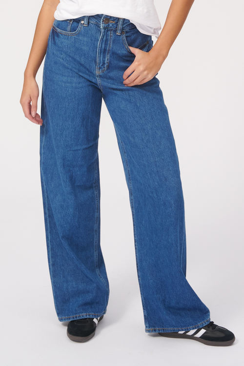 Performance Wide Jeans - Medium Blue Denim - TeeShoppen - Blå